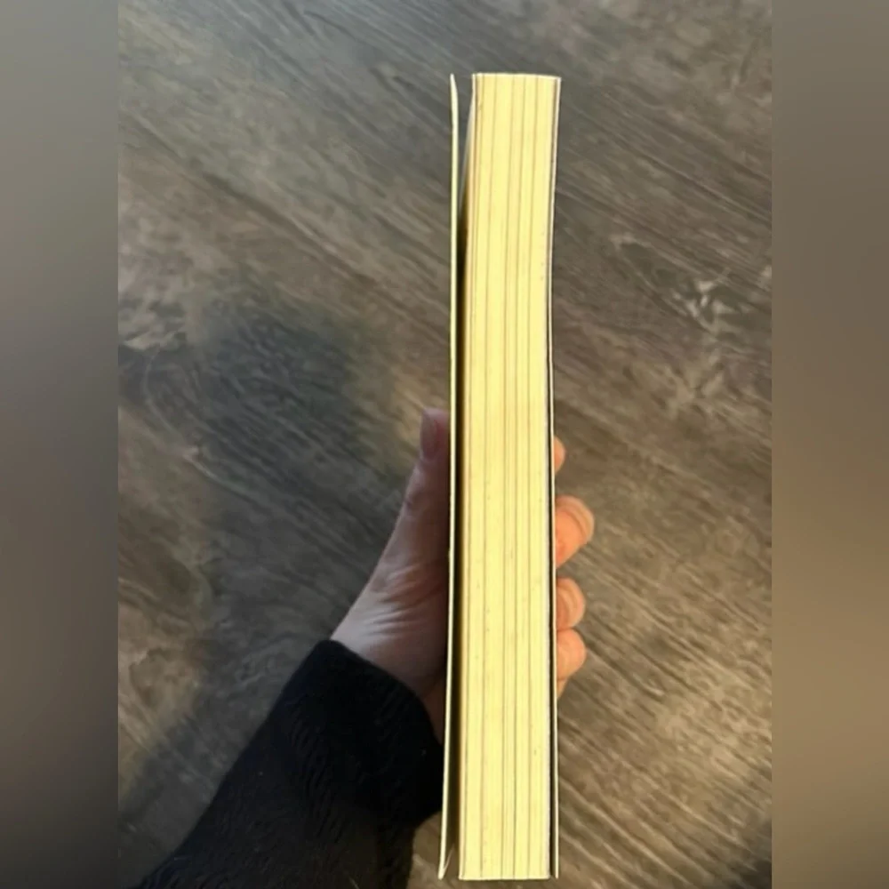 The Sun‎ and Her Flowers by Rupi Kaur